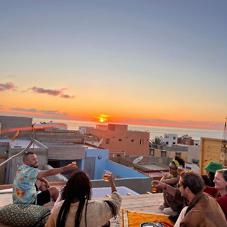 Bed and Breakfast Aourir Waves Surf House Esterno foto