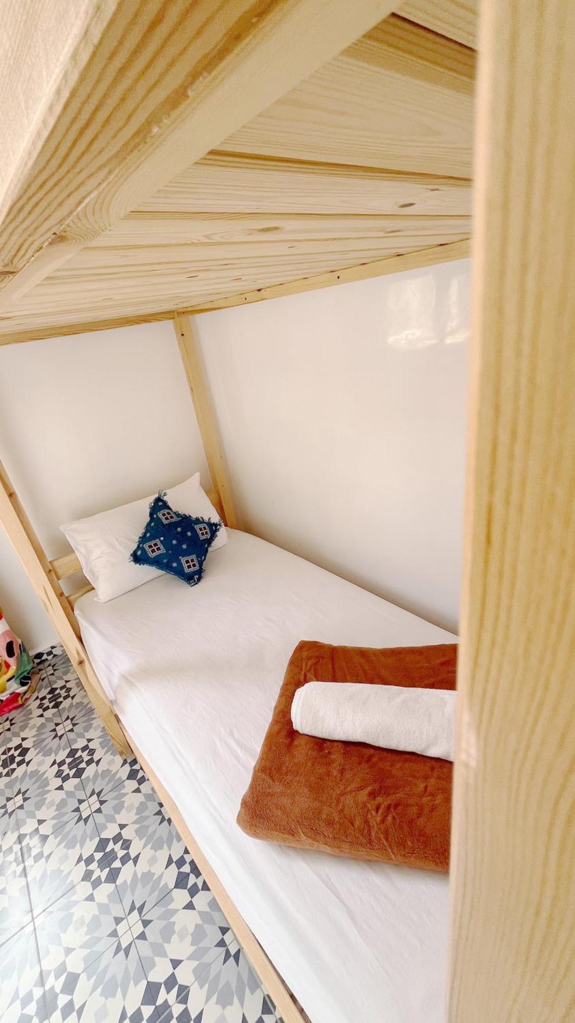 Bed and Breakfast Aourir Waves Surf House Esterno foto