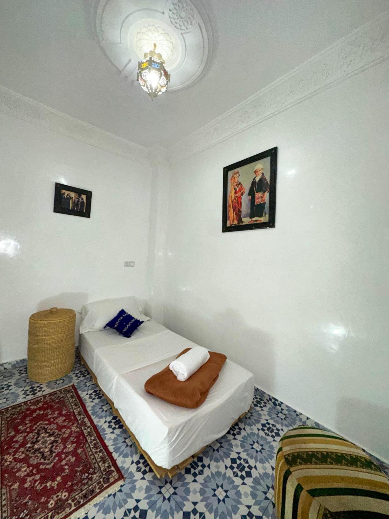 Bed and Breakfast Aourir Waves Surf House Esterno foto