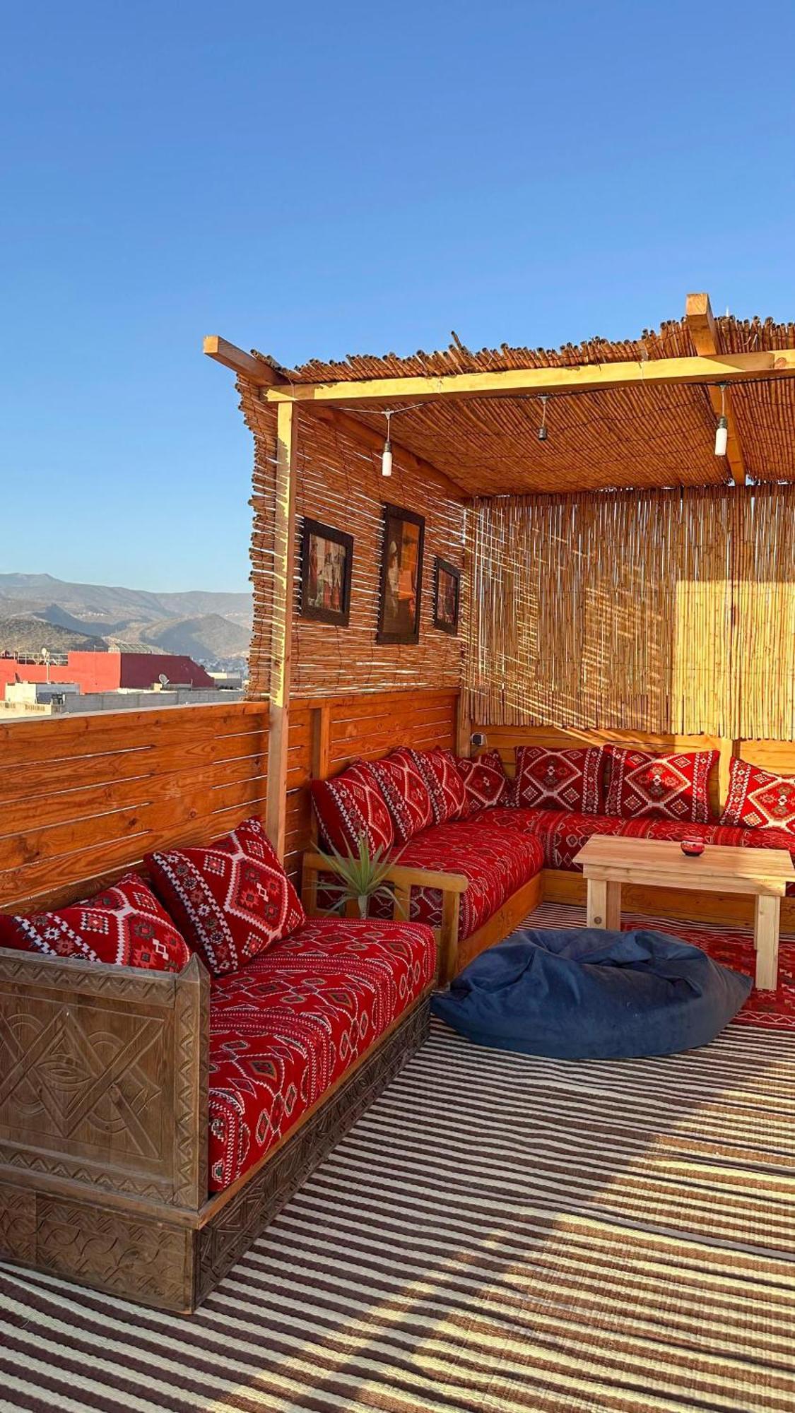 Bed and Breakfast Aourir Waves Surf House Esterno foto