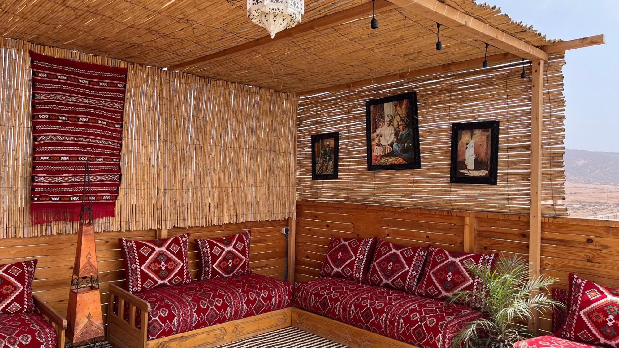 Bed and Breakfast Aourir Waves Surf House Esterno foto