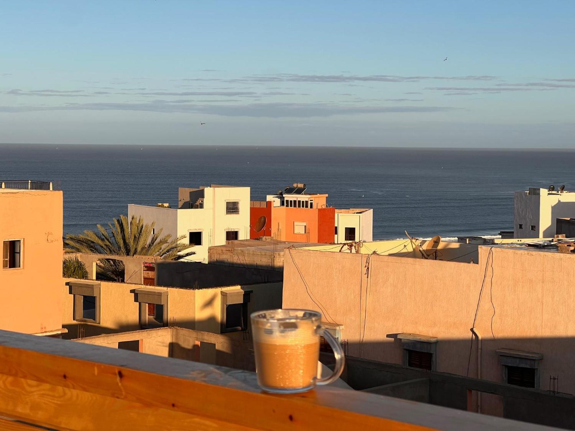 Bed and Breakfast Aourir Waves Surf House Esterno foto